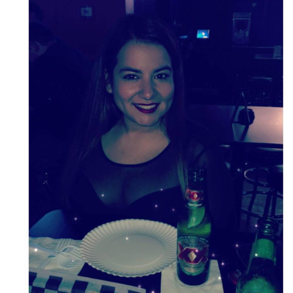 Meet your Posher, Gloria